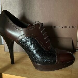 🌊🏄🏼‍♀️ Louis Vuitton leather heels - unique low production  🌊🏄🏼‍♀️